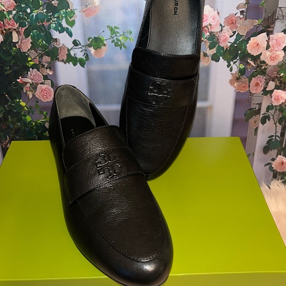 Tory Burch Everly Soft Leather Loafers in Black 8.5
